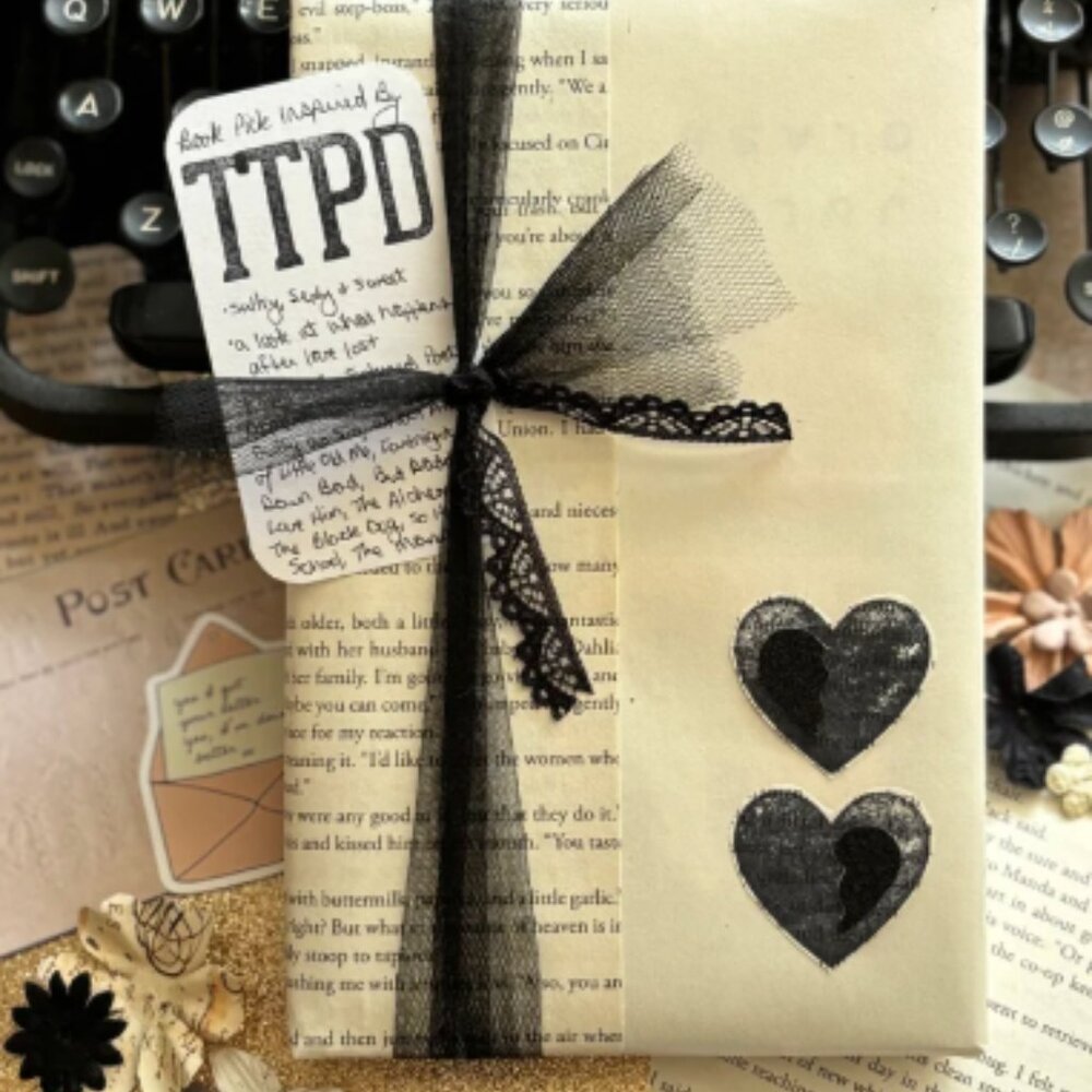 Taylor Swift Blind Date with a Book – Your Favorite Era from the Eras Tour! - Picture 5 of 8
